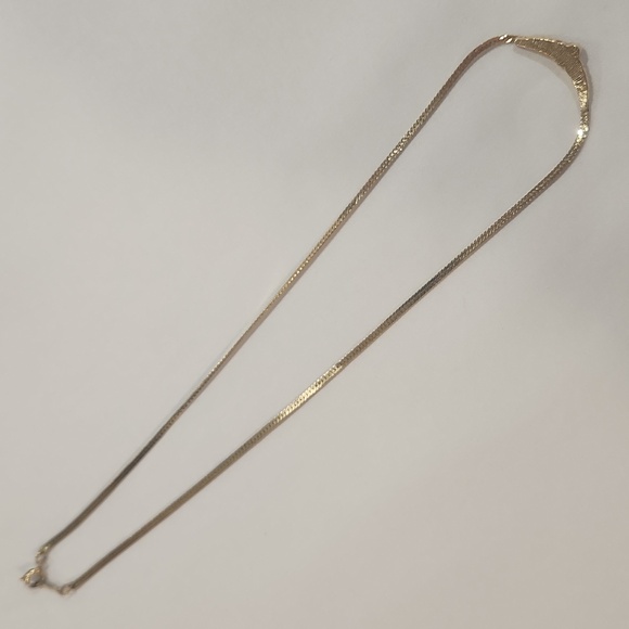 Vintage AVON Gold Tone Necklace - Picture 4 of 10